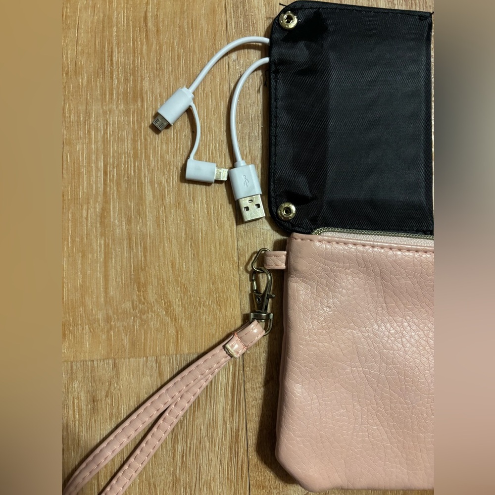 Wristlet phone charger clutch pink blush Liz Claiborne classy *2 for 20*